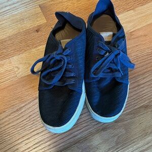 Olukai light shoes